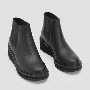EILEEN FISHER Leather Chelsea Boots~9